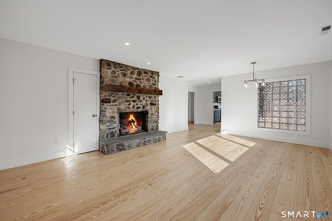 Building Photo - 220 Upper Grassy Hill Rd