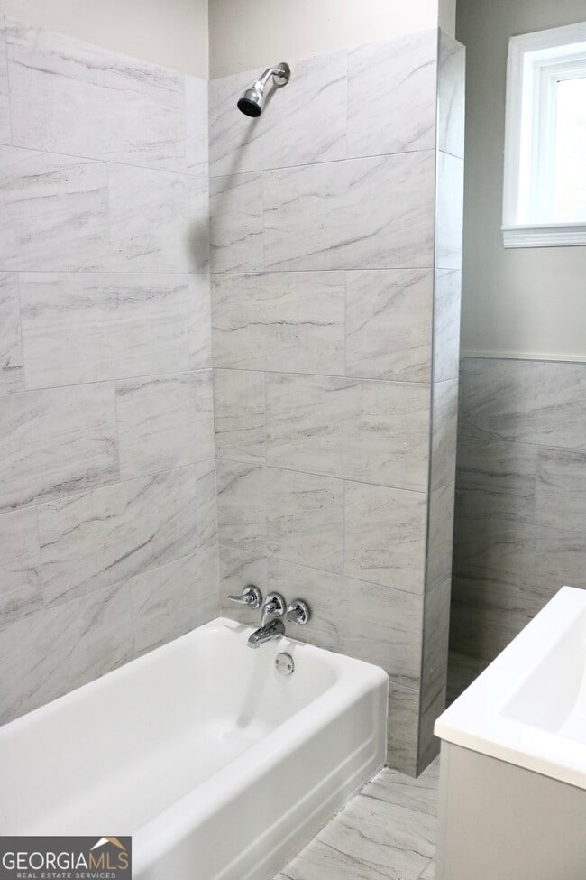 Building Photo - 118 Dougherty St