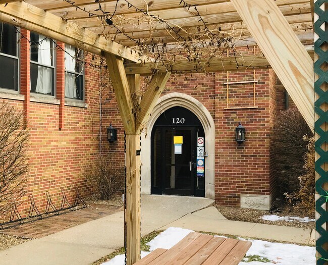 120 N Dubuque St 120 N Dubuque St Iowa City IA 52245 Apartment Finder