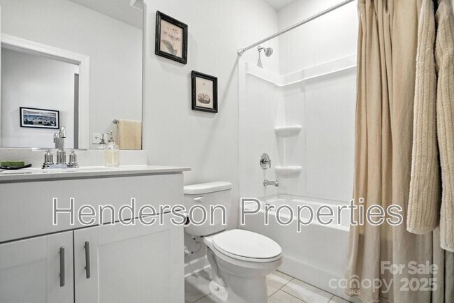 Building Photo - 3140 Seville St