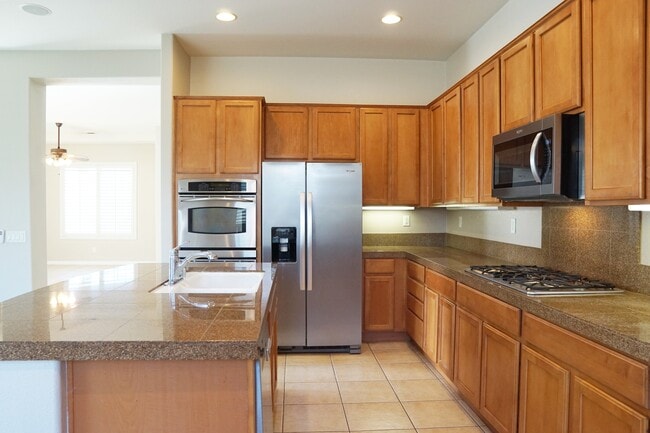 Building Photo - 79882 Viento Dr