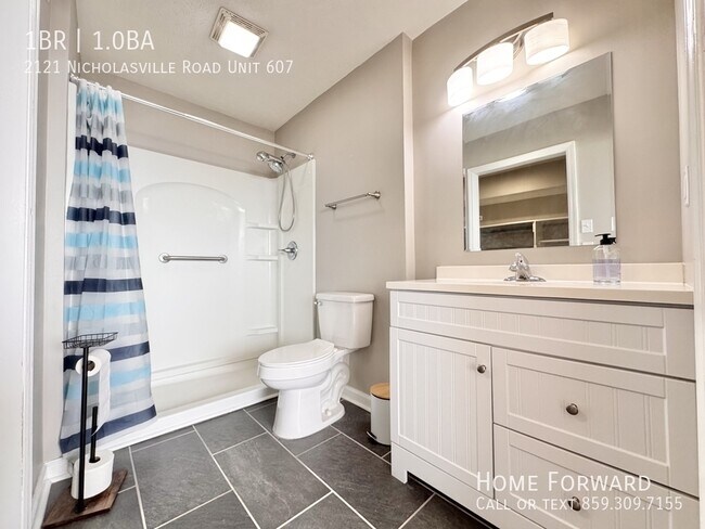 Building Photo - 2121 Nicholasville Rd