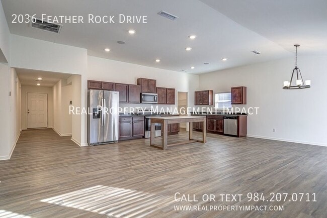 Building Photo - 2036 Feather Rock Dr
