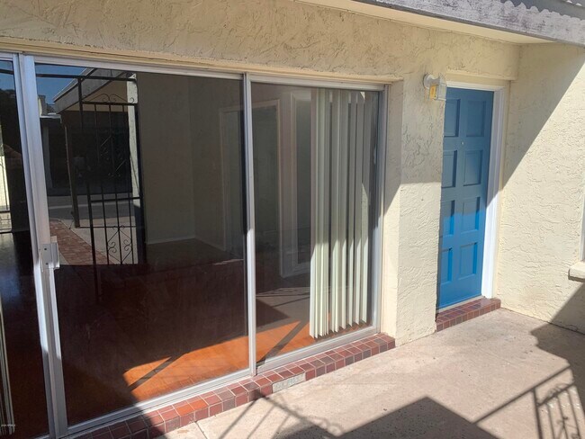 Building Photo - 2838 N 49th Pl