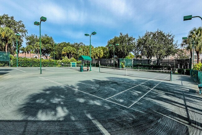 Building Photo - 2 BEDROOM CONDO AVAILABLE ASAP IN CALUSA BAY!!!