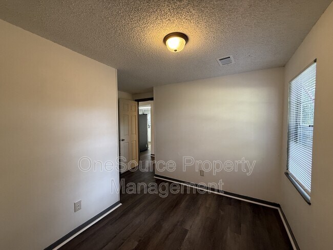 Building Photo - 539 W Georgia St