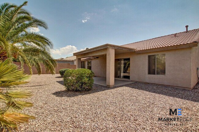 Building Photo - 3Bed/2Bath Home at Lower Buckeye Rd! JOIN ...