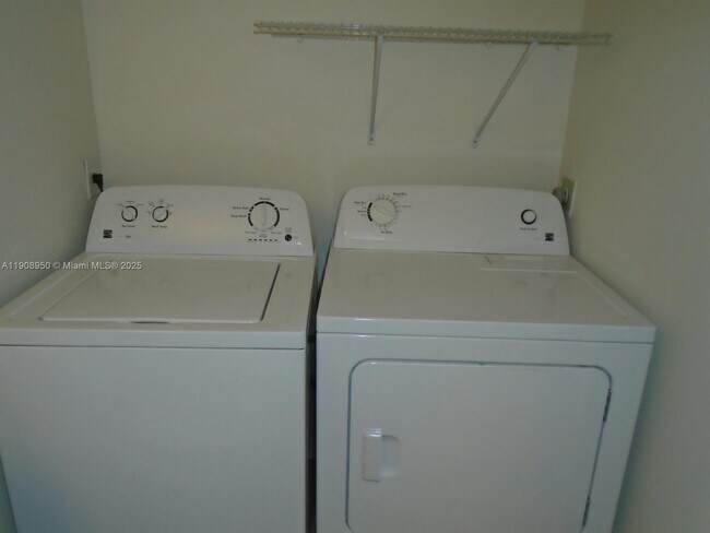 Building Photo - 597 Green Springs Pl