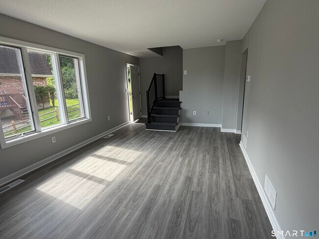 Building Photo - 1474 Highland Ave