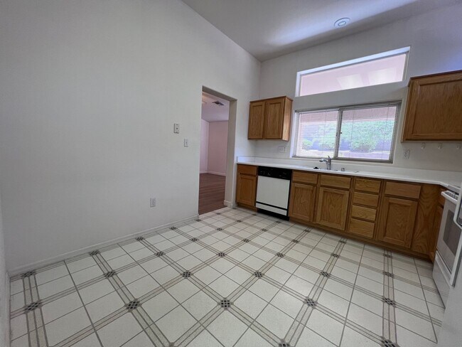 Building Photo - 55+ Sun City Summerlin Two Bedroom - Elko ...