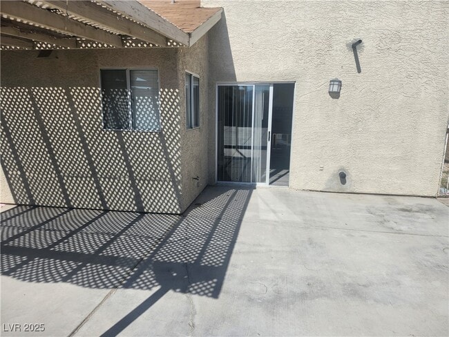 Building Photo - 3850 Steinbeck Dr