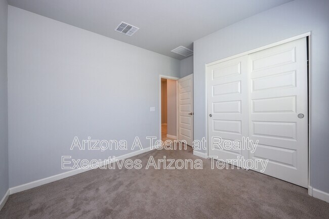 Building Photo - 9404 W Gambel Oak Ln
