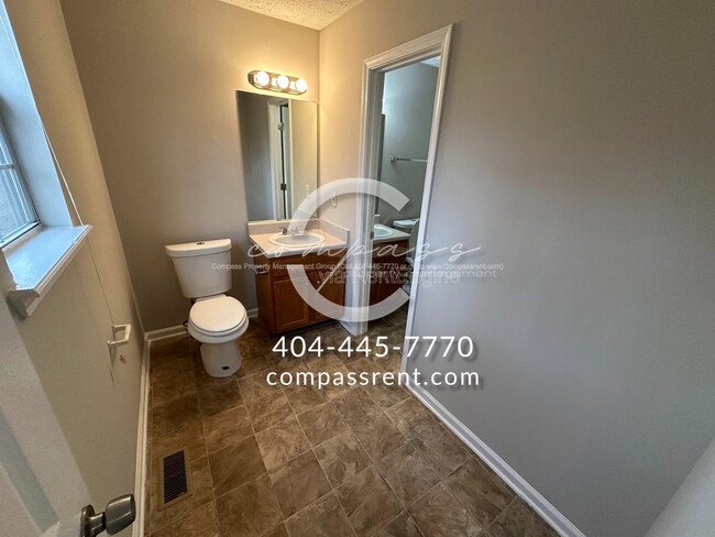 Building Photo - 484 Rustin Dr