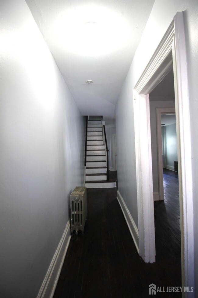 Building Photo - 417 Elmer St