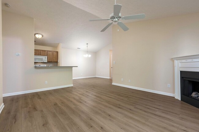 Building Photo - 9415 Magnolia Ridge Dr