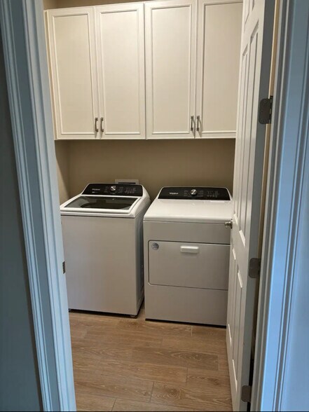 Laundry Room - 681 Maraviya Blvd