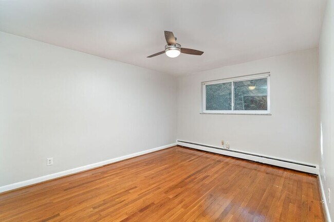 Building Photo - 3519 Linwood Ave