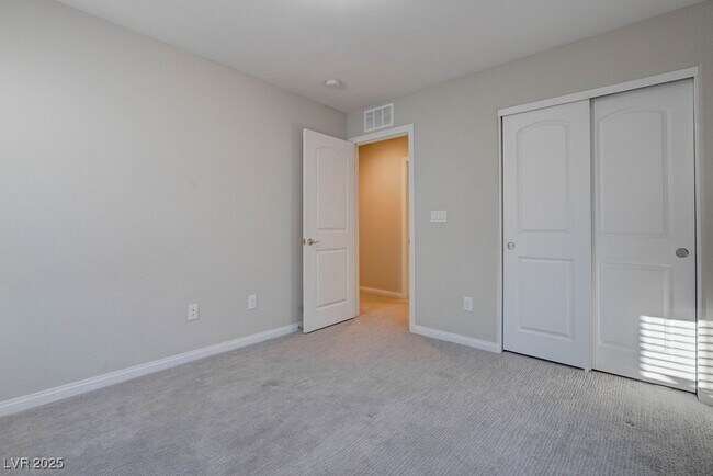 Building Photo - 12847 Slipknot St