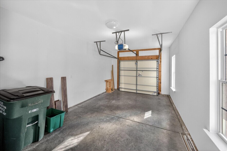 Building Photo - 15208 Loire Valley St