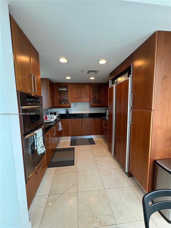 Building Photo - 19400 Turnberry Way