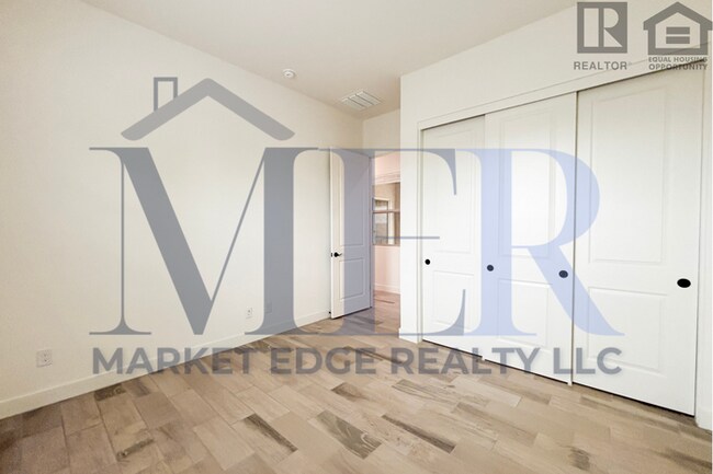 Building Photo - 2Bed/2Bath Home in Surprise Golf Community...