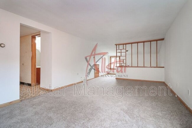 Building Photo - 4902 E 109th St