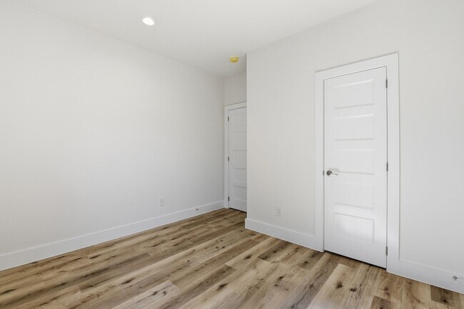 Building Photo - 11926 S Hoa Sen Cir