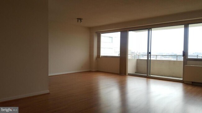 Building Photo - 4515 Willard Ave