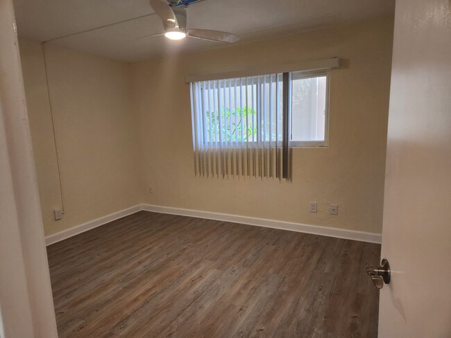 Building Photo - 2 bedroom 2 bath recent remodel Direct riv...