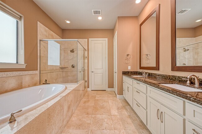 Building Photo - 5811 Kiam St