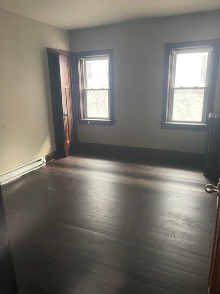 Primary Photo - 4325 W Burleigh St