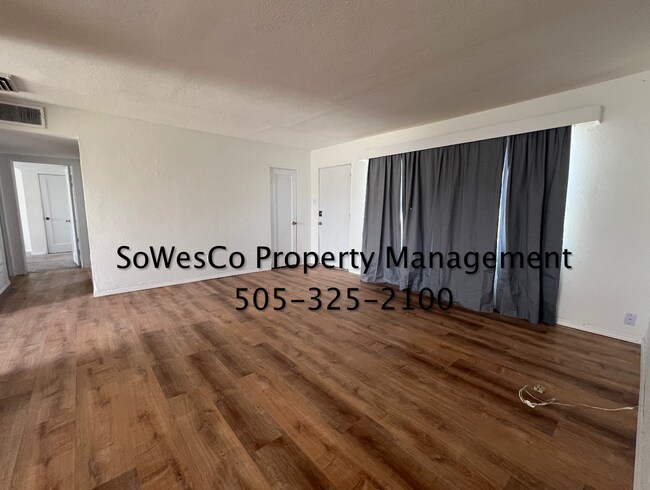 Building Photo - Three Bedroom Home in Central Farmington