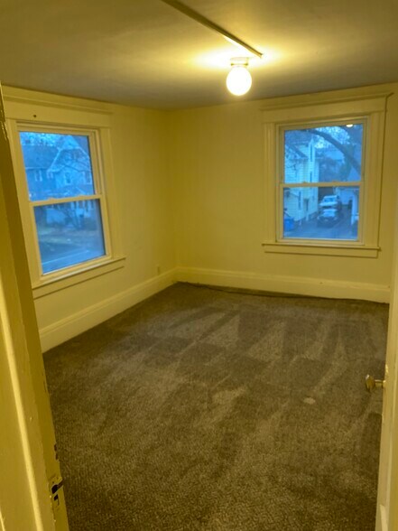 Building Photo - 78 Coventry Ave