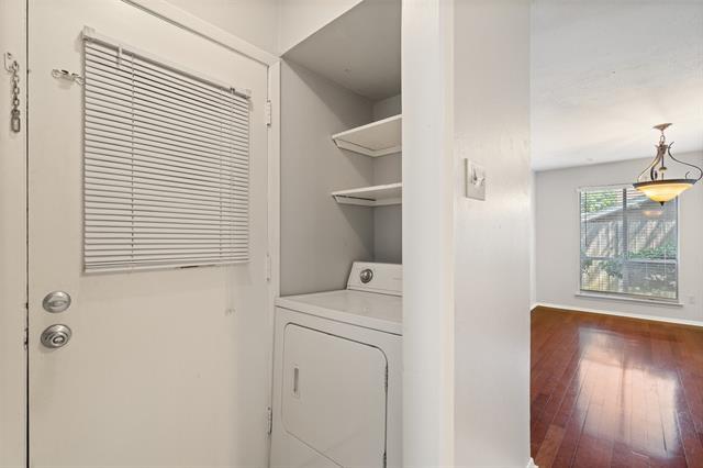 Building Photo - 10407 Pagewood Dr