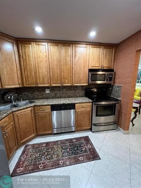 Building Photo - 351 NE 19th Pl