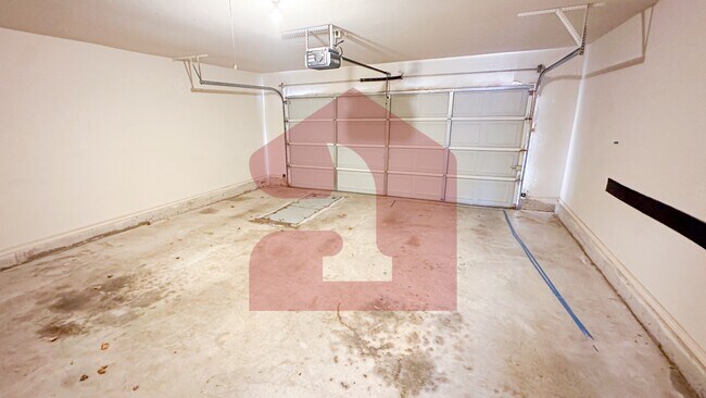 Building Photo - 1704 January Pl