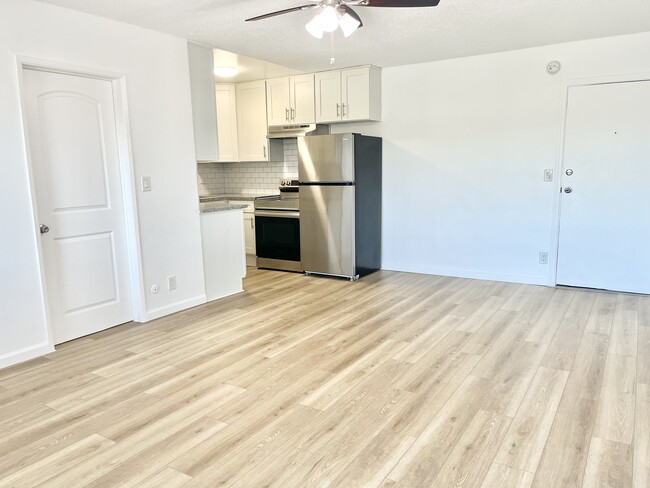 Living Room & Kitchen. - 1356 Douglas St