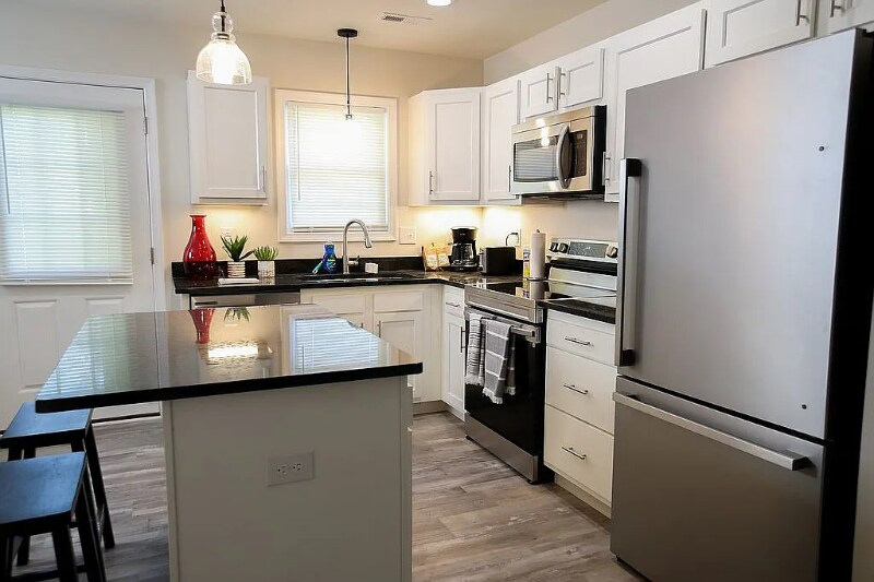 Building Photo - 168 S Winchester Ave