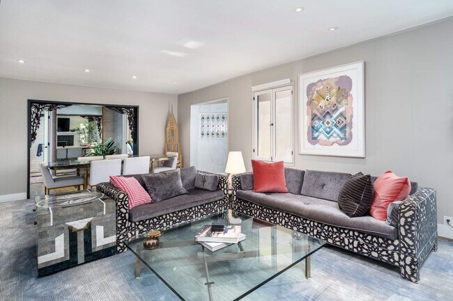 Building Photo - 2066 Glencoe Way