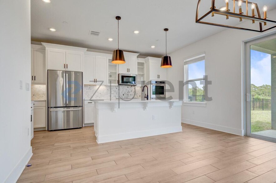 Building Photo - 534 Sun Chaser Dr