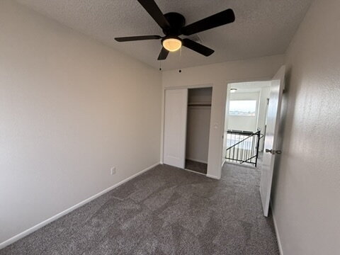 Building Photo - 3 bed 2 bath with garage $1,400 Rent