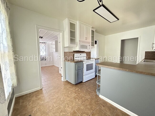 Building Photo - For Lease | Tulsa | $1350 Rent