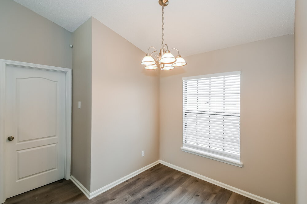 Building Photo - 596 Artesian Ln