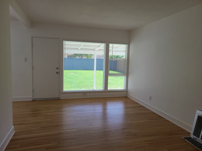 Living Room - 2630 E 221st St