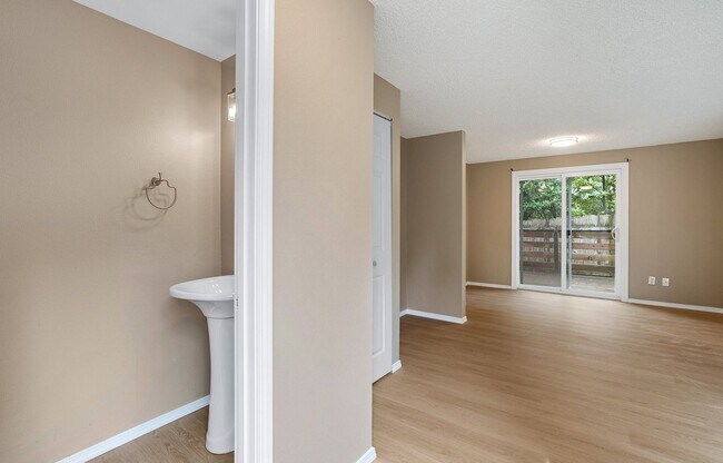 Building Photo - 1614 Village Park Pl