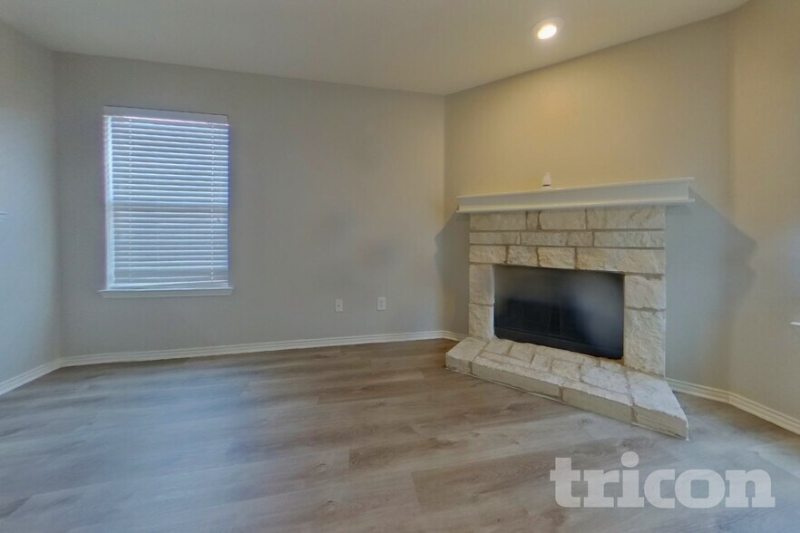 Building Photo - 16824 Pinery Way