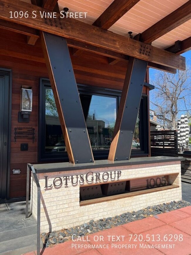 Building Photo - 1096 S Vine St