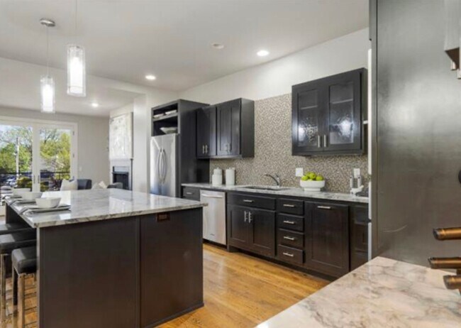 Building Photo - Experience fabulous Brookside living, just outside your front door!