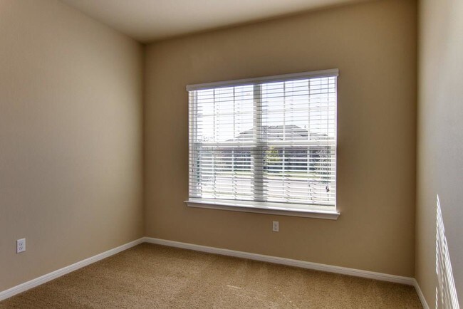 Building Photo - 605 Brashear Ln