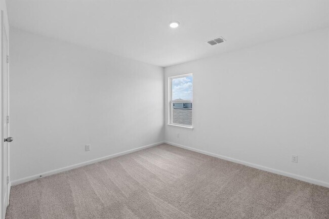 Building Photo - 392 Low Pasture Trl